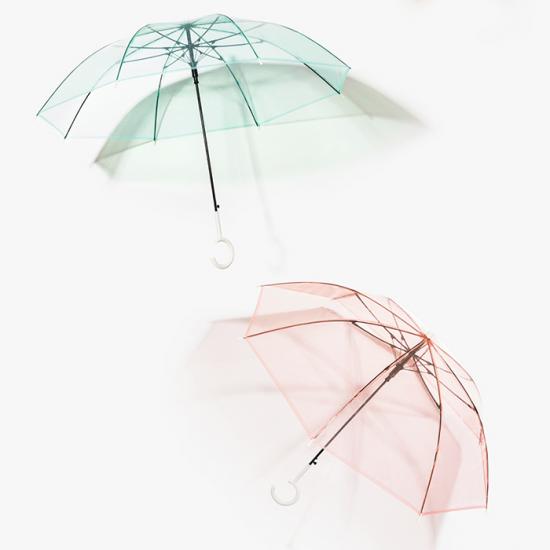 Tragbarer einfarbiger transparenter Regenschirm mit langem Griff
